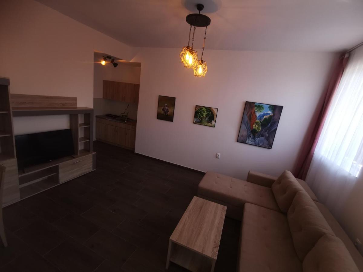 Crown Apartments Skopje Eksteriør bilde