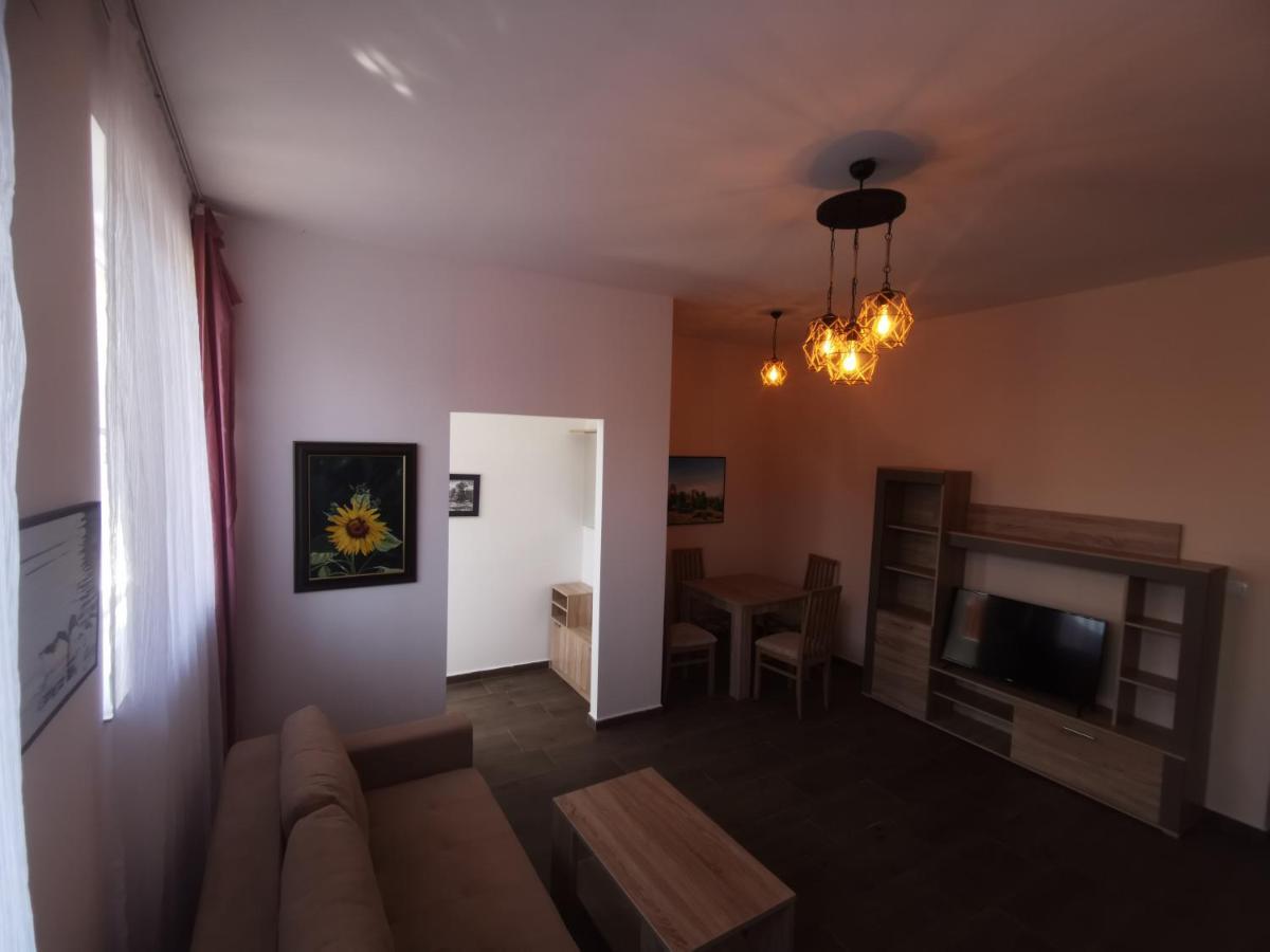 Crown Apartments Skopje Eksteriør bilde